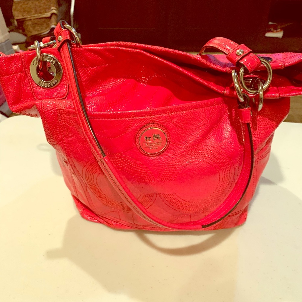 Coach logo shopper zipped tote!